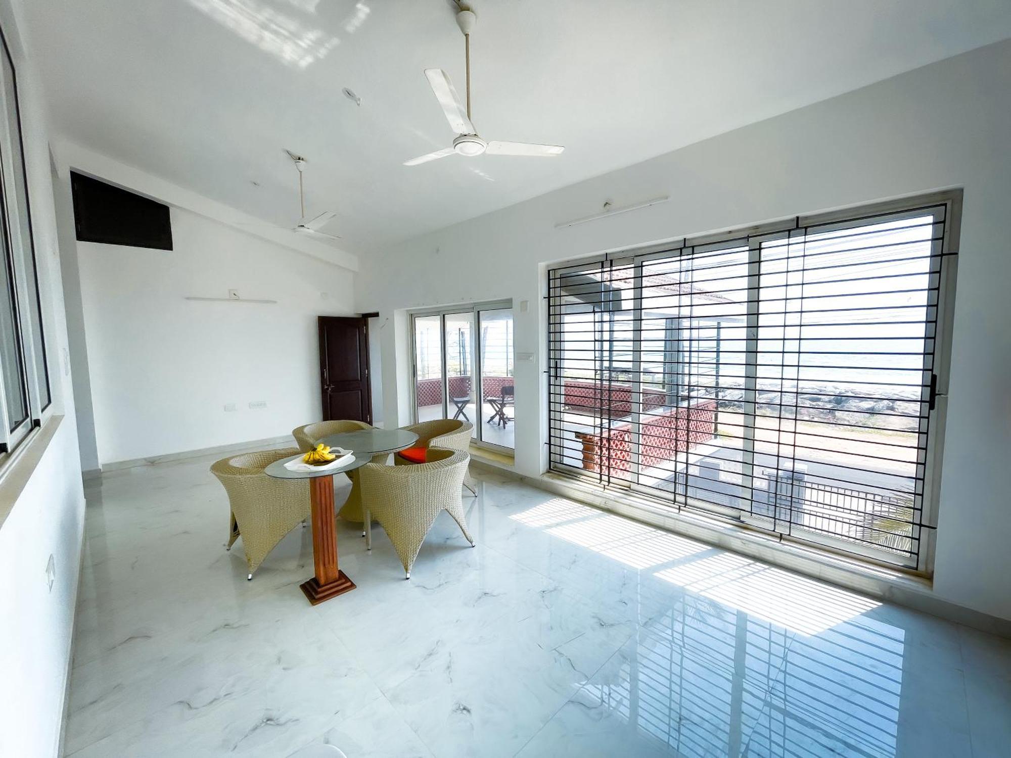 Gintara Beach Homestay By Evaddo Kalyānpur Eksteriør billede