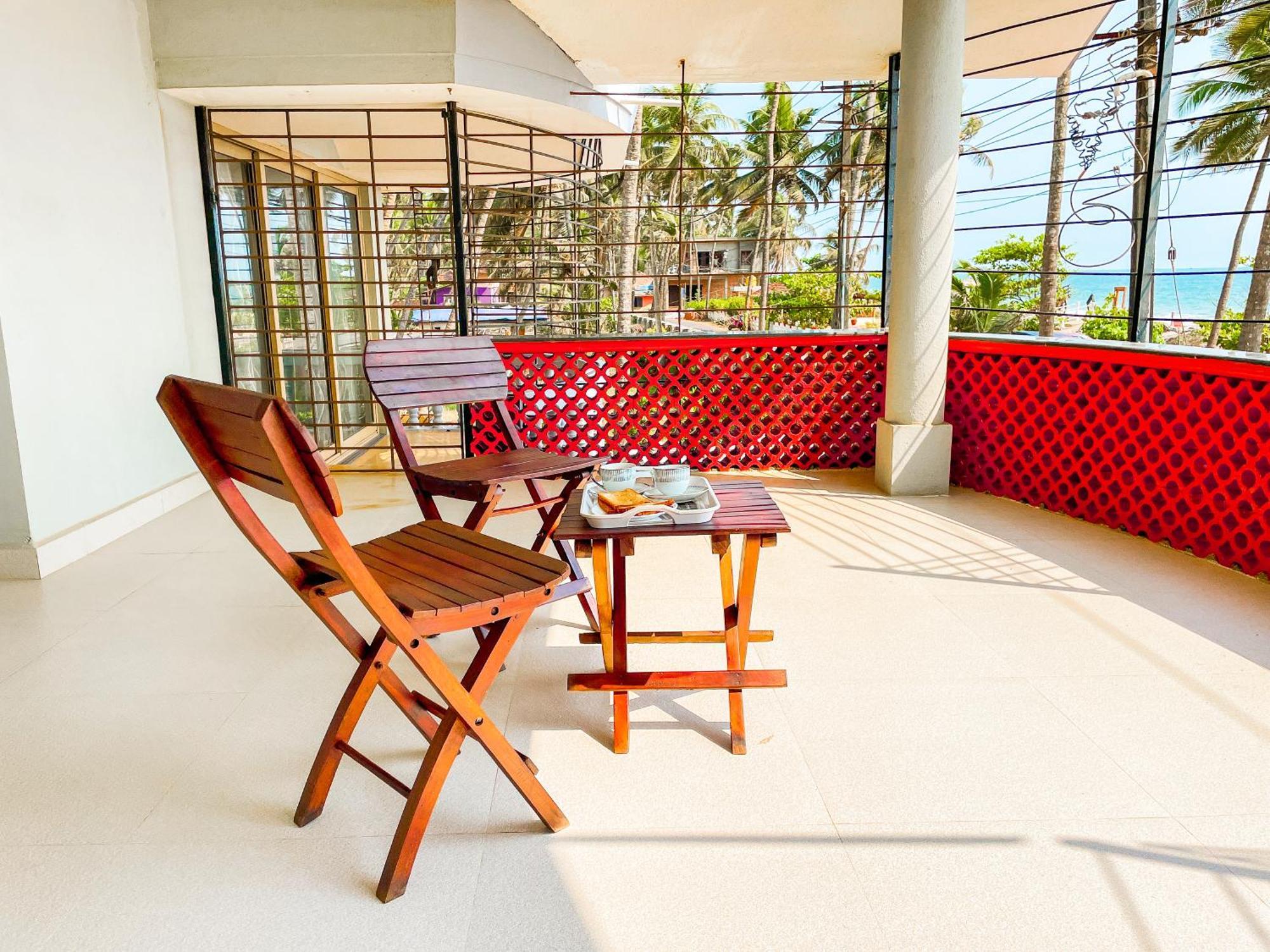 Gintara Beach Homestay By Evaddo Kalyānpur Eksteriør billede