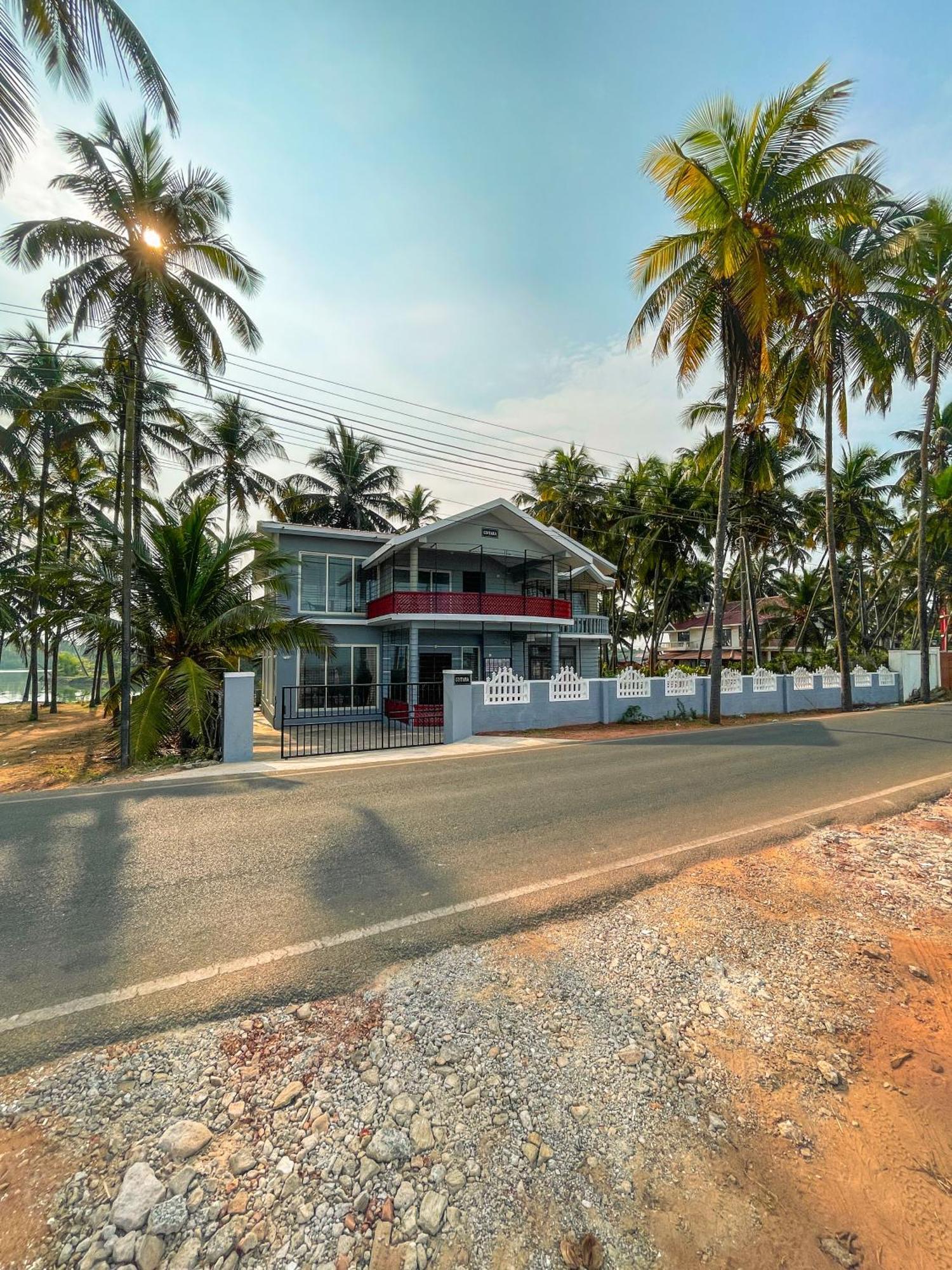 Gintara Beach Homestay By Evaddo Kalyānpur Eksteriør billede